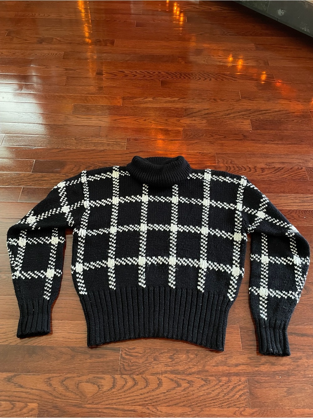 Vintage Jones New York Black and White Windowpane Plaid Knit Women’s Turtleneck